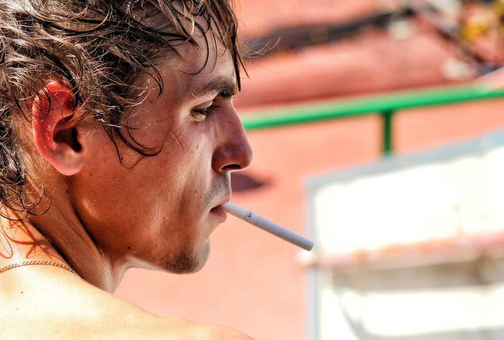 Cigarette et insomnie : pourquoi fumer ruine vos nuits (et comment y remédier naturellement)