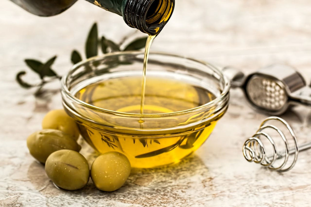 Boire huile d'olive avant de dormir : Bonne ou mauvaise idée ?